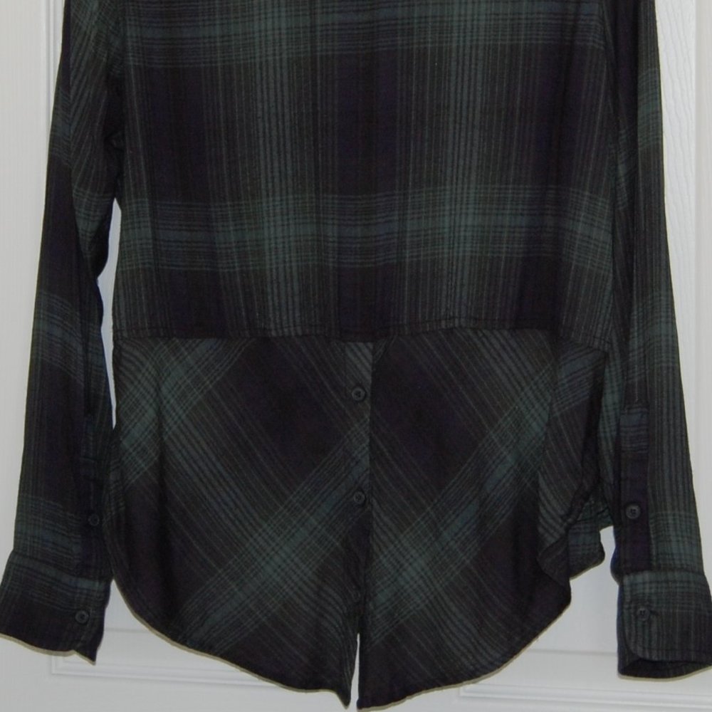 Lucky Brand Viscose Shirt, Size M, Green Plaid, with Shirttail Button Back Hem - Picture 8 of 9